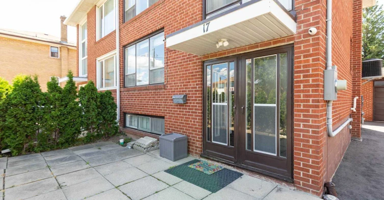 17 Pamille Place, Toronto, ON, M6M 3A9 - 2