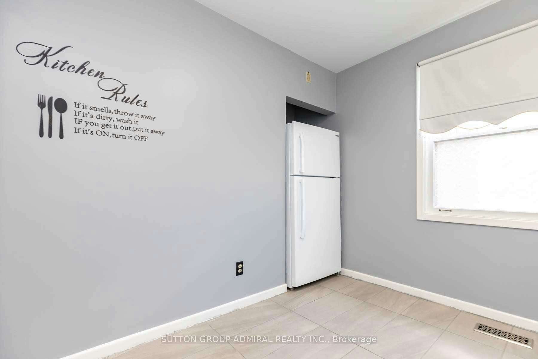 17 Pamille Place, Toronto, ON, M6M 3A9 - 17