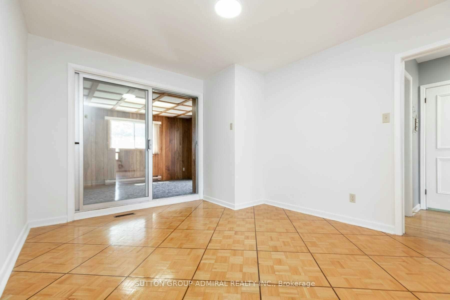 17 Pamille Place, Toronto, ON, M6M 3A9 - 12