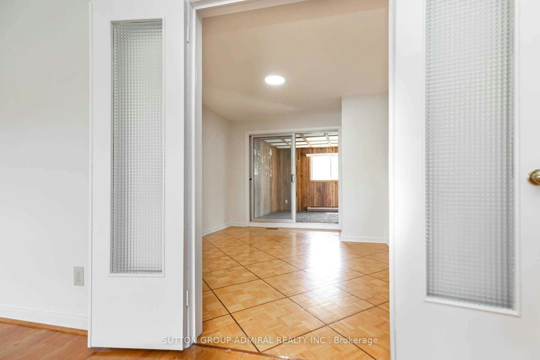 17 Pamille Place, Toronto, ON, M6M 3A9 - 9