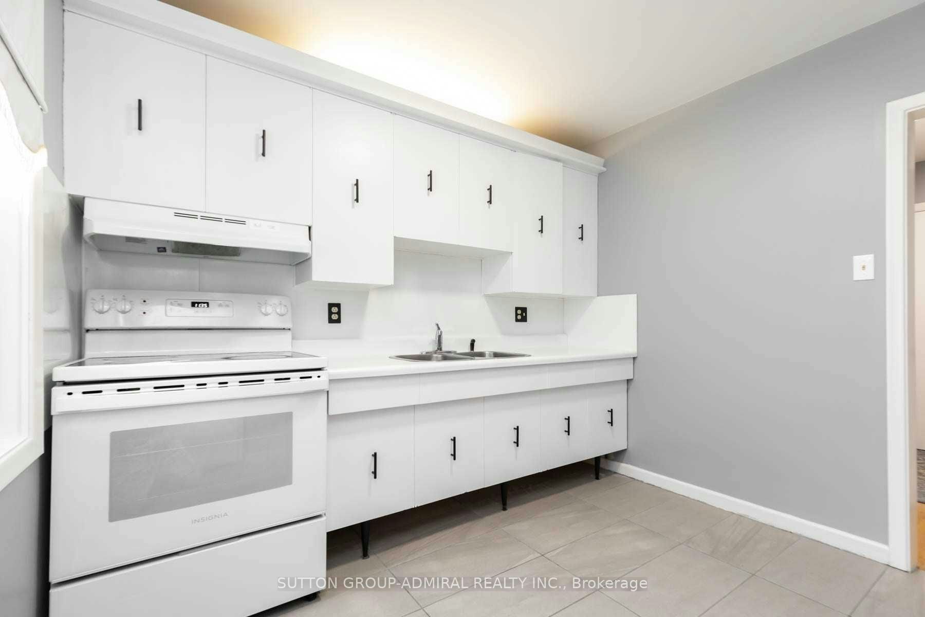 17 Pamille Place, Toronto, ON, M6M 3A9 - 15