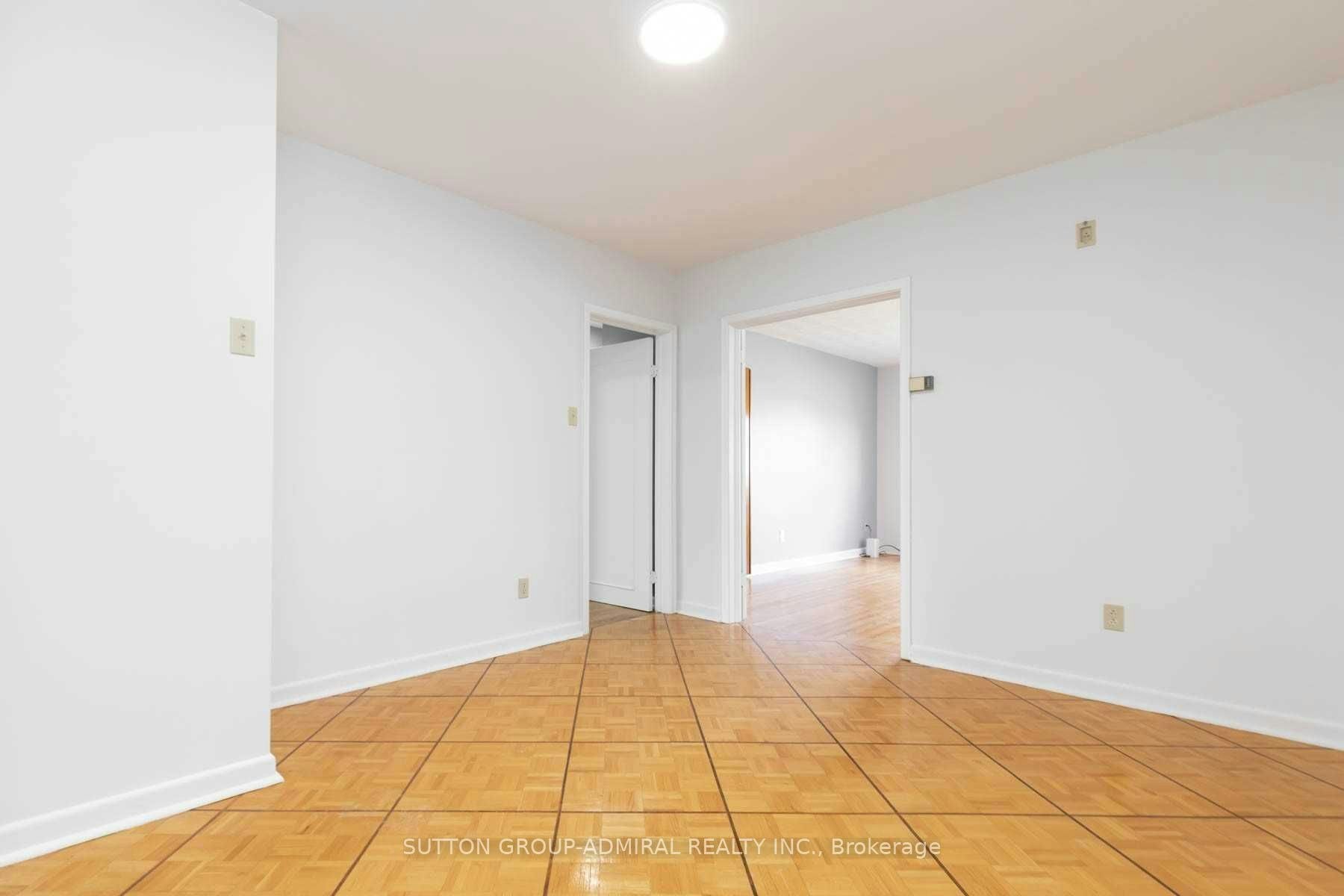 17 Pamille Place, Toronto, ON, M6M 3A9 - 10
