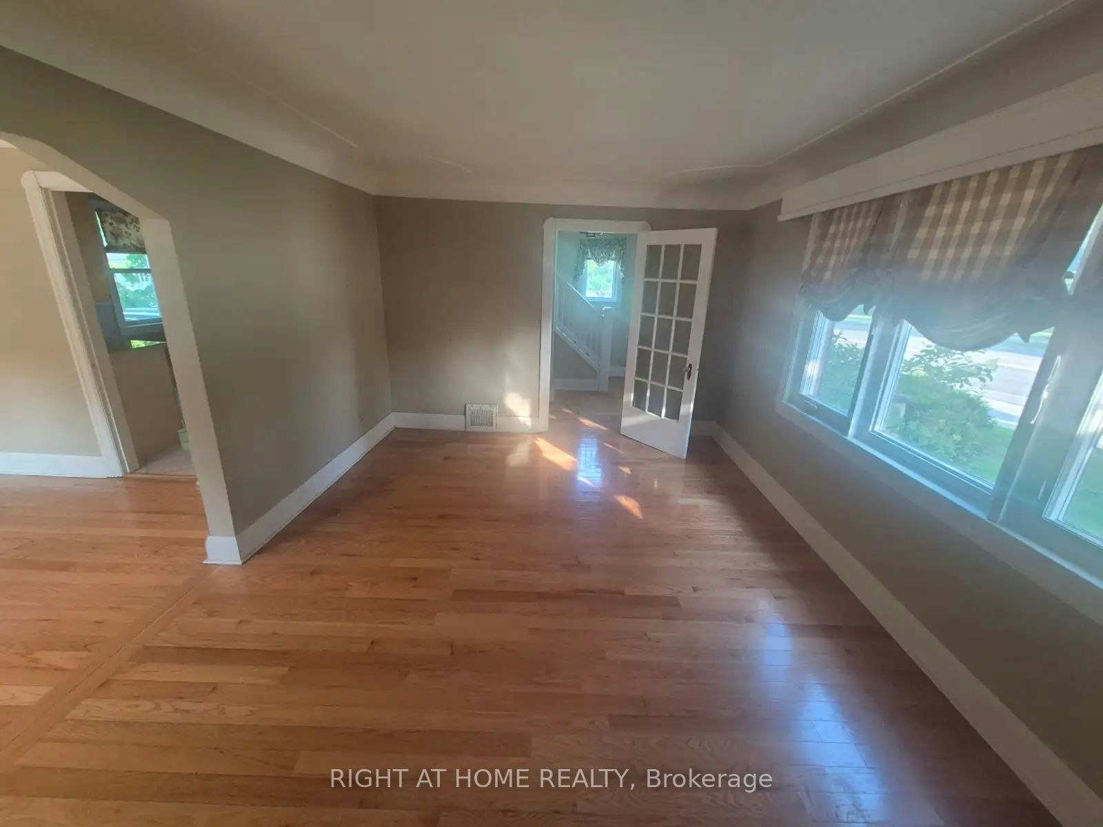 755 Maple Avenue, Burlington, ON, L7S 2K1 - 4