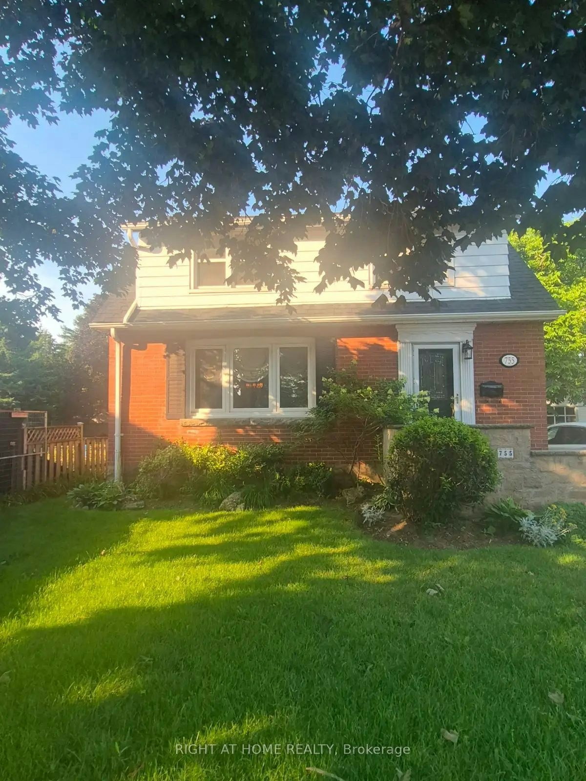 755 Maple Avenue, Burlington, ON, L7S 2K1