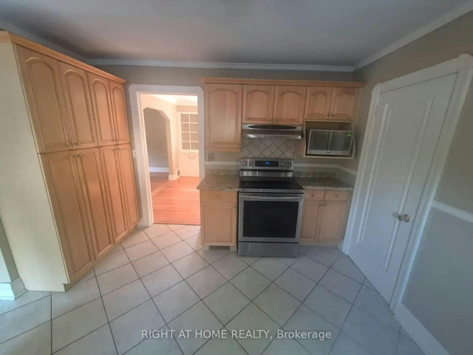 755 Maple Avenue, Burlington, ON, L7S 2K1 - 3