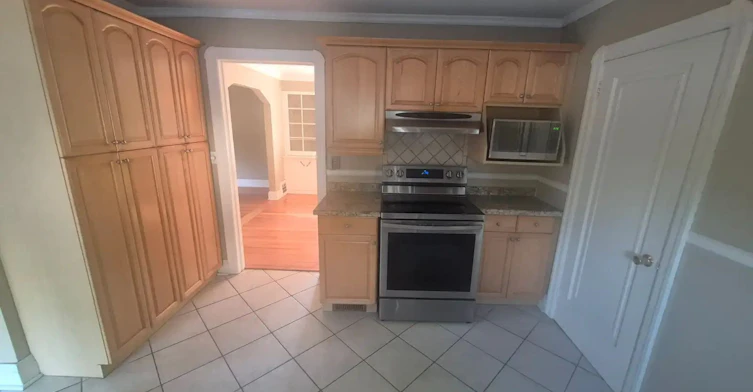 755 Maple Avenue, Burlington, ON, L7S 2K1 - 3
