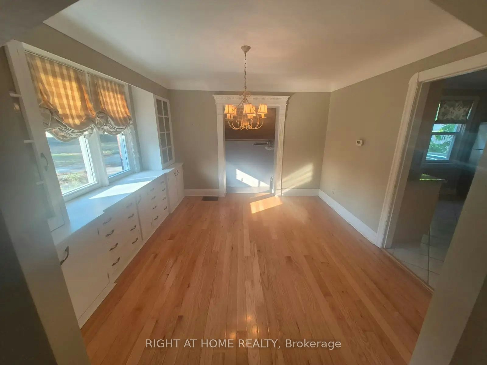 755 Maple Avenue, Burlington, ON, L7S 2K1 - 5