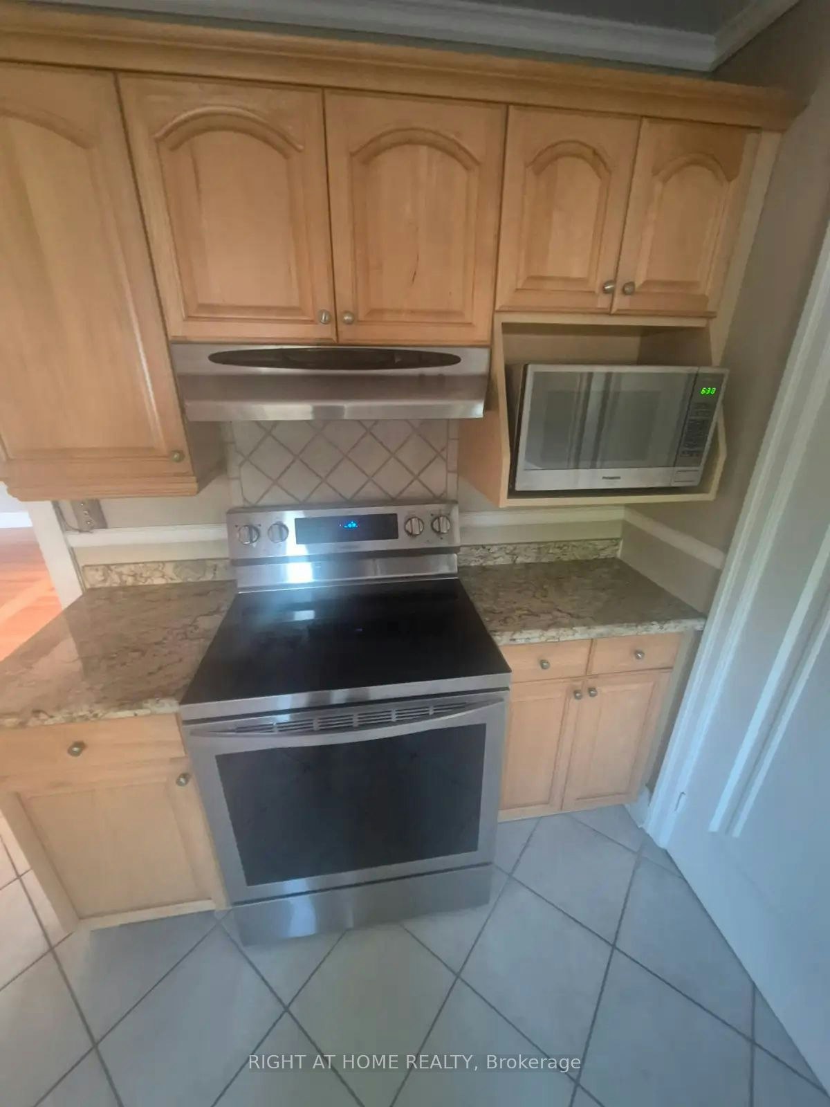 755 Maple Avenue, Burlington, ON, L7S 2K1 - 7