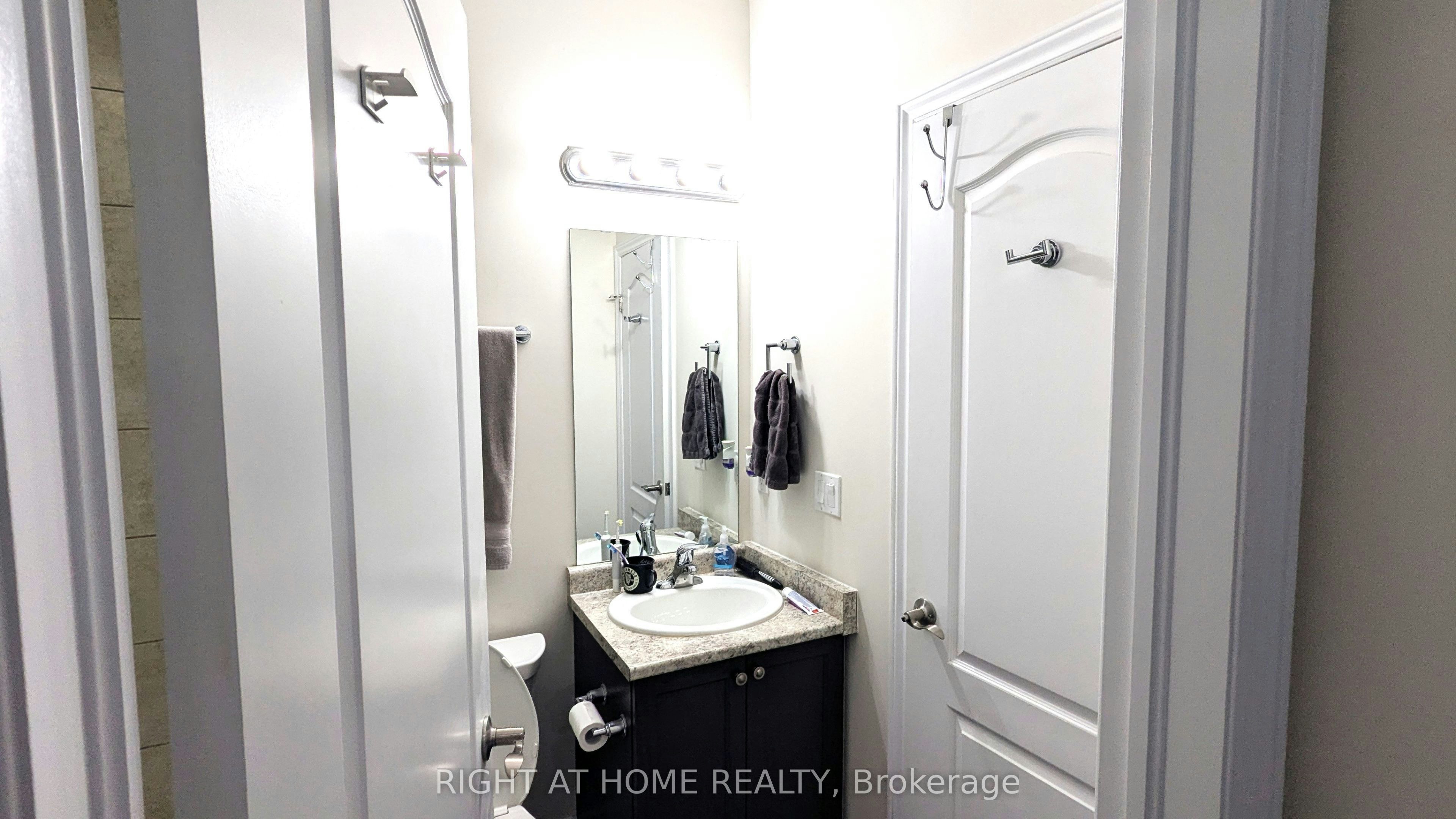 210-1360 Costigan Road, Milton, ON, L9T 0Y8 - 7