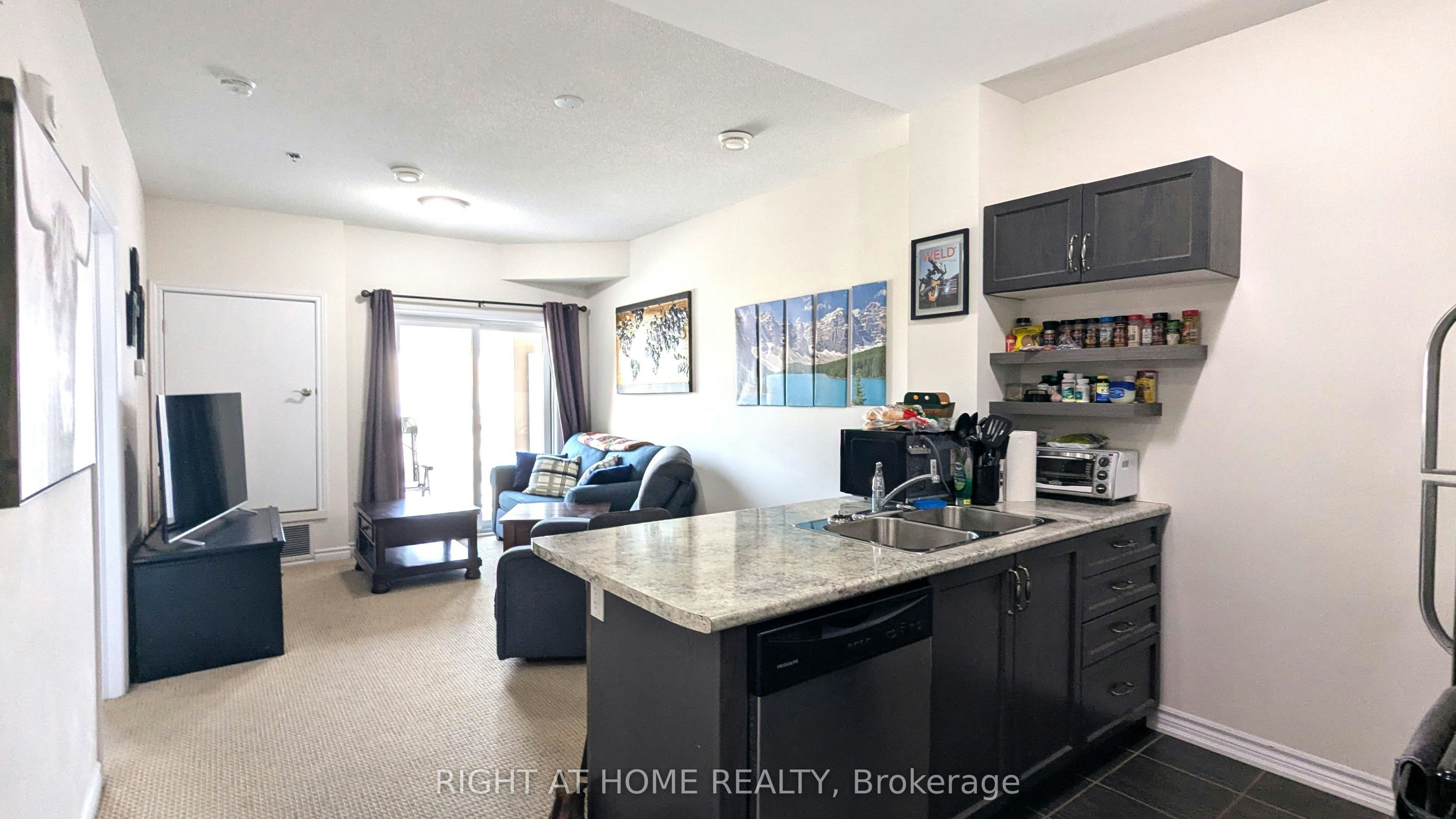 210-1360 Costigan Road, Milton, ON, L9T 0Y8