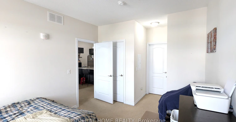210-1360 Costigan Road, Milton, ON, L9T 0Y8 - 4