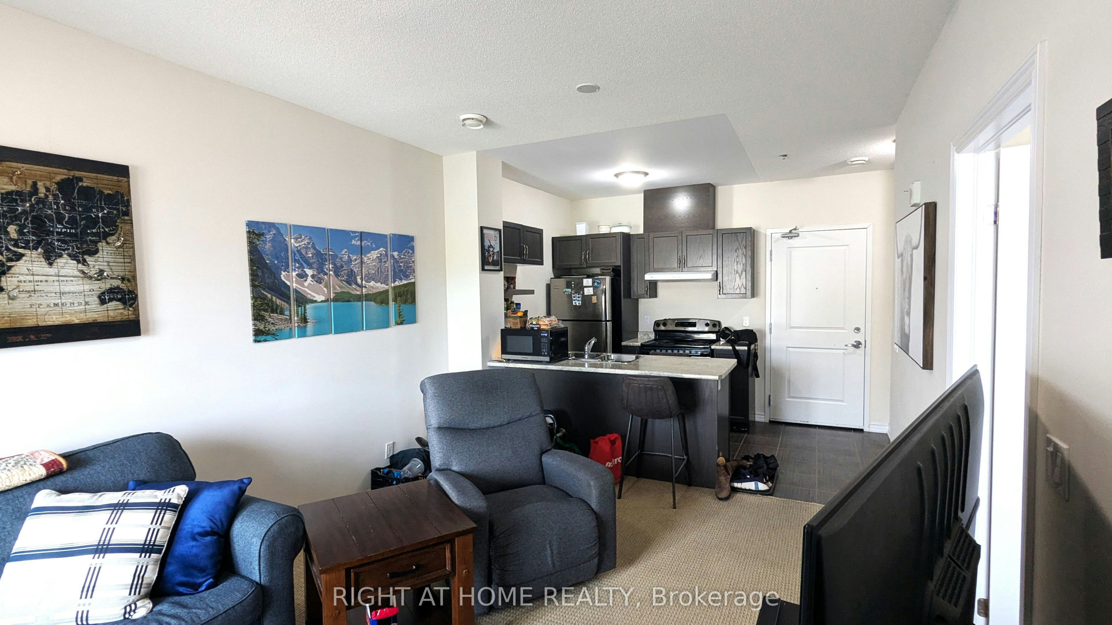 210-1360 Costigan Road, Milton, ON, L9T 0Y8 - 2