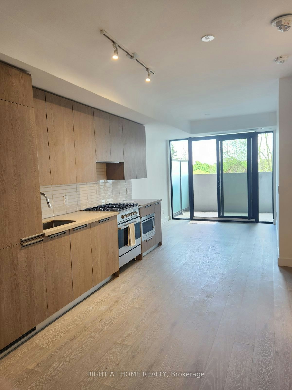 418-160 Kingsway Crescent, Toronto, ON, M8X 0B5 - 5