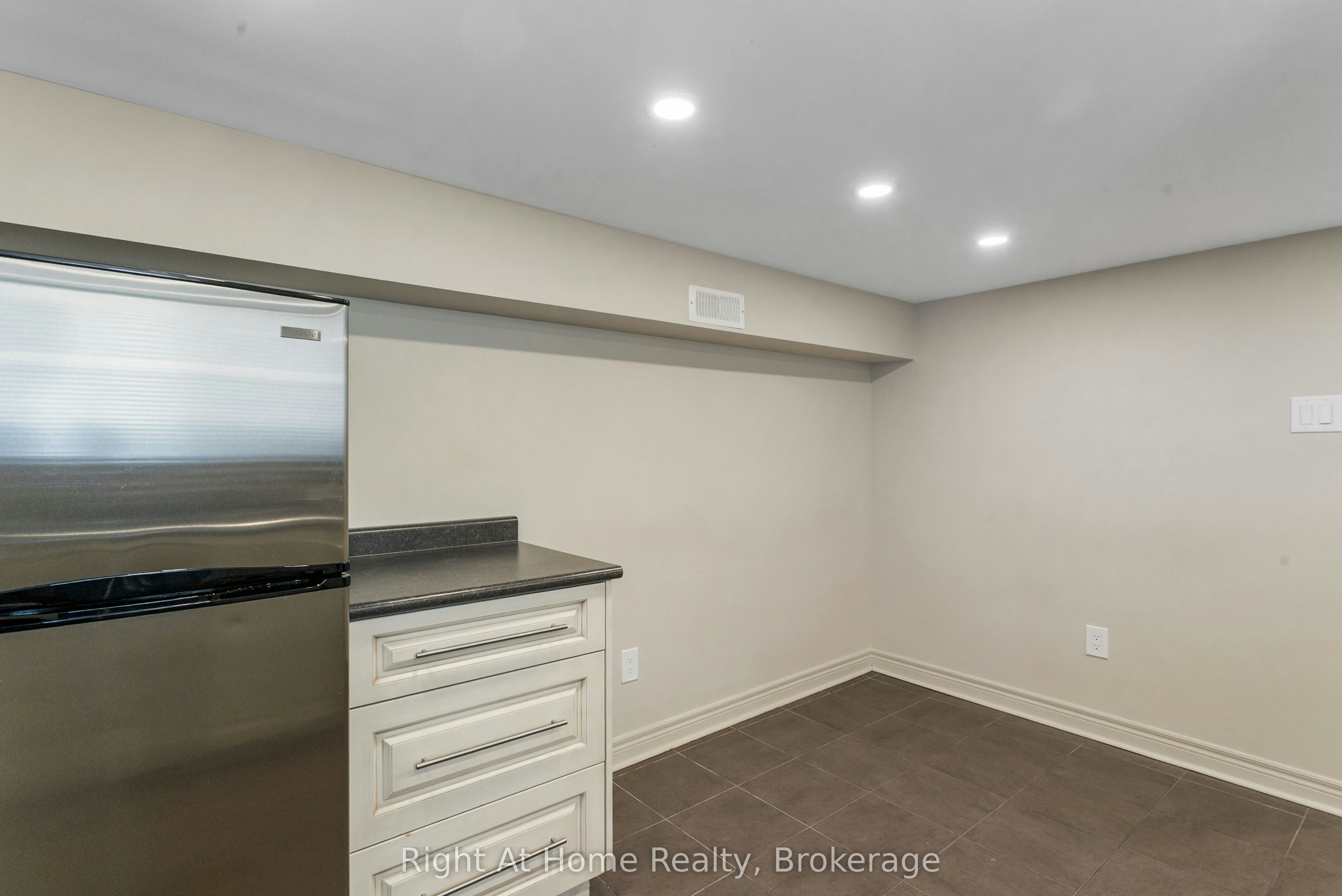 Basement-1042 St Clarens Avenue, Toronto, ON, M6H 3X7 - 7