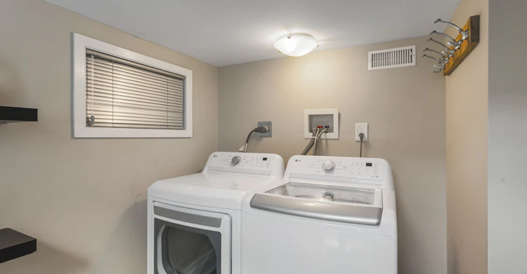Basement-1042 St Clarens Avenue, Toronto, ON, M6H 3X7 - 9