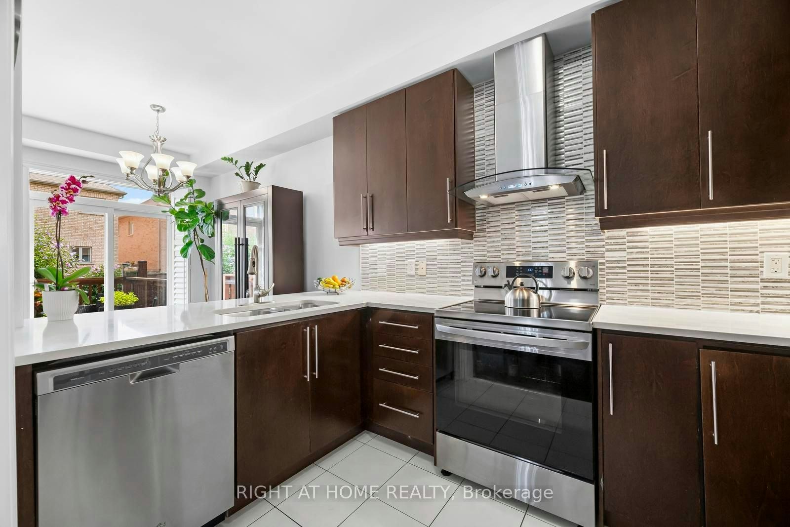 41 Coastline Drive, Brampton, ON, L6Y 0T6