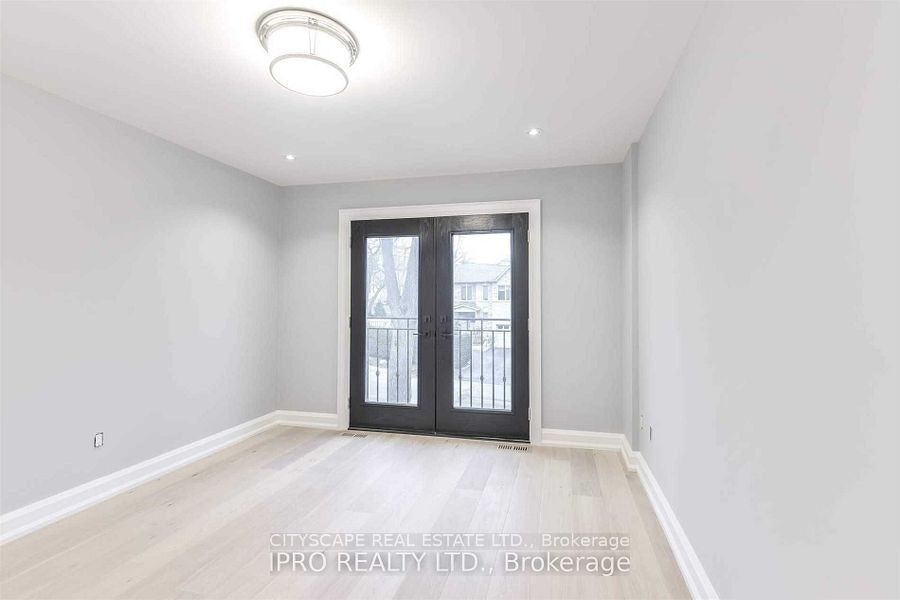 9 Donnybrook Lane, Toronto, ON, M9A 2V2 - 12