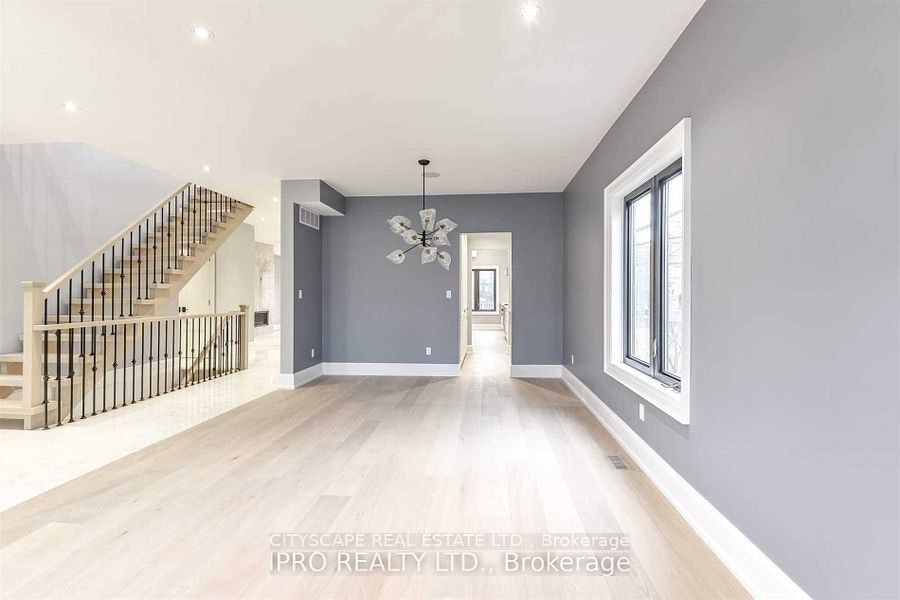 9 Donnybrook Lane, Toronto, ON, M9A 2V2 - 8