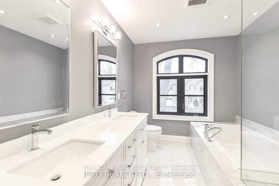 9 Donnybrook Lane, Toronto, ON, M9A 2V2 - 13