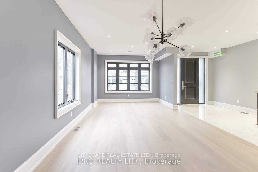 9 Donnybrook Lane, Toronto, ON, M9A 2V2 - 9