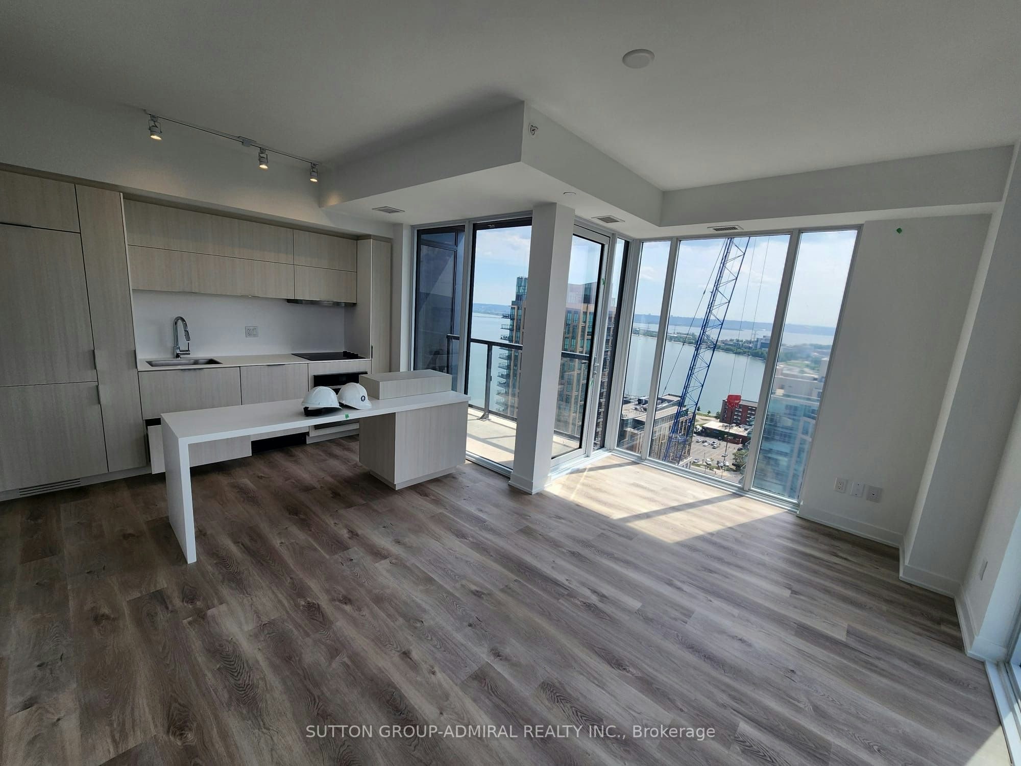 2308-370 Martha Street, Burlington, ON, L7R 2P7 - 2