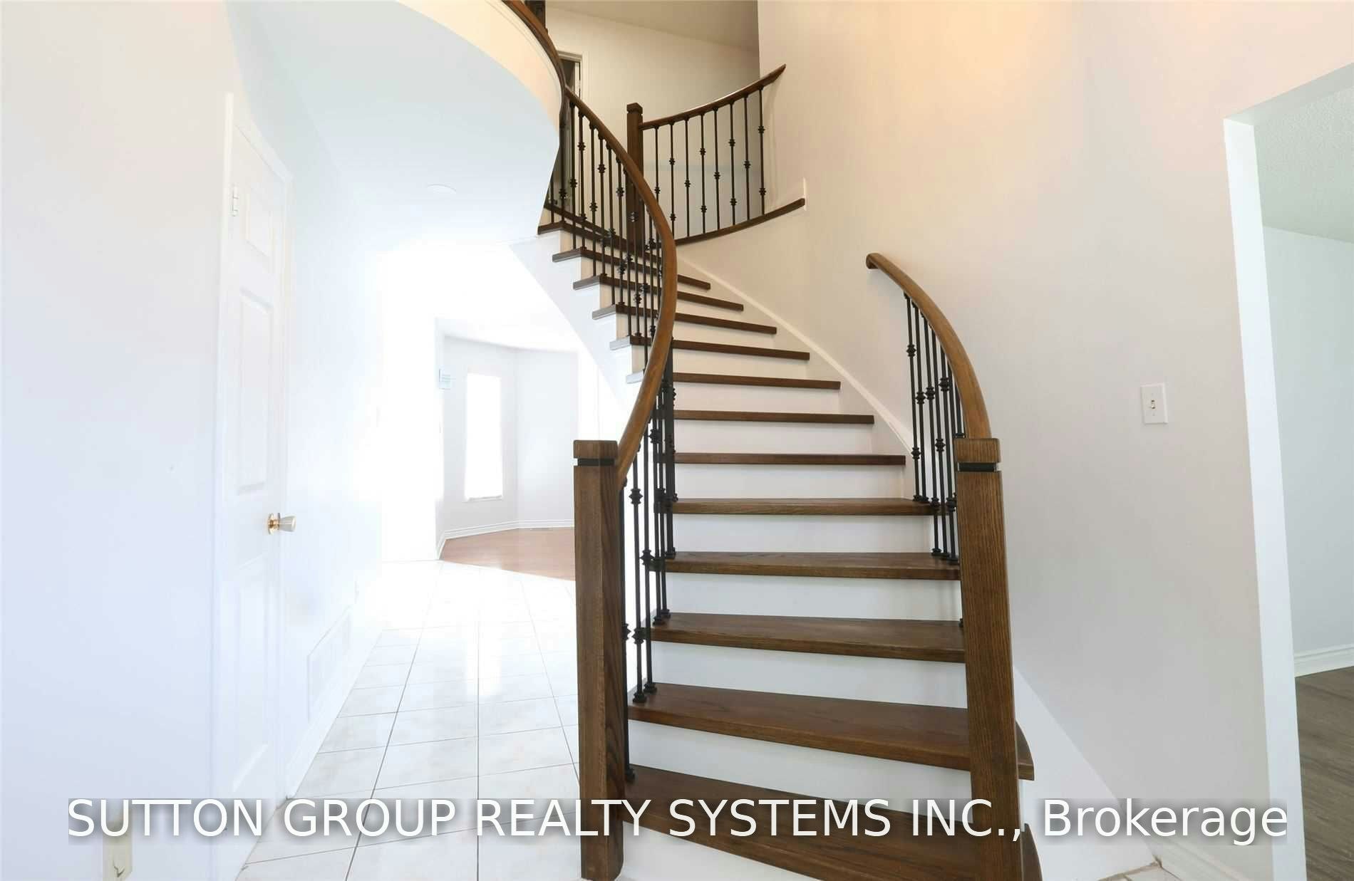 Upper-6005 Tenth Line, Mississauga, ON, L5N 5S6 - 2