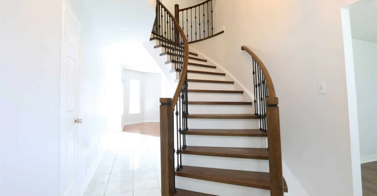 Upper-6005 Tenth Line, Mississauga, ON, L5N 5S6 - 2