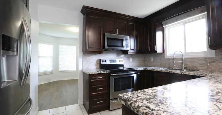 Upper-6005 Tenth Line, Mississauga, ON, L5N 5S6 - 9