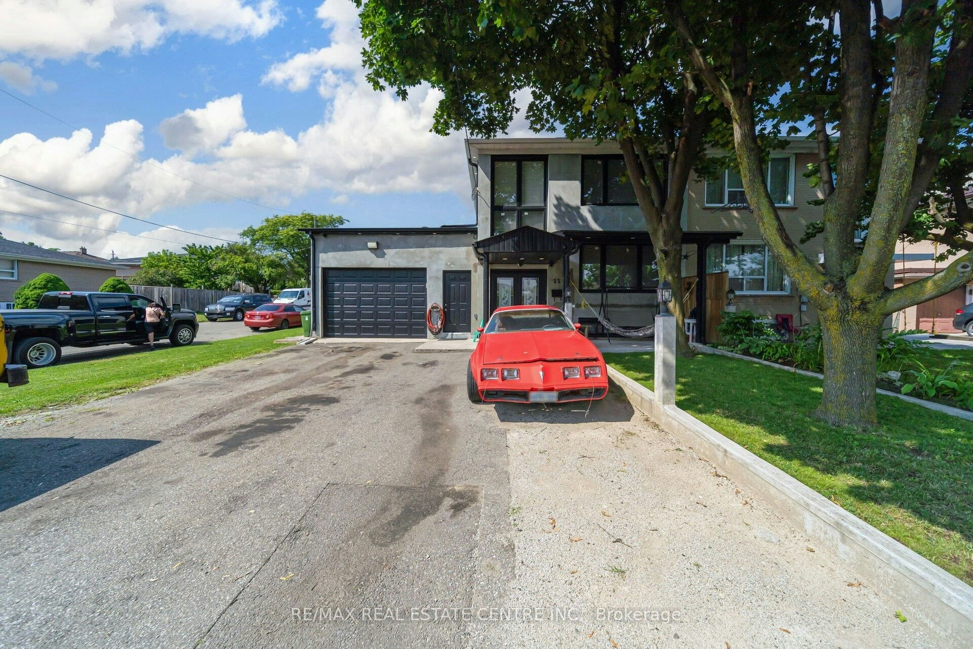 22 Neames Crescent, Toronto, ON, M3L 1K9