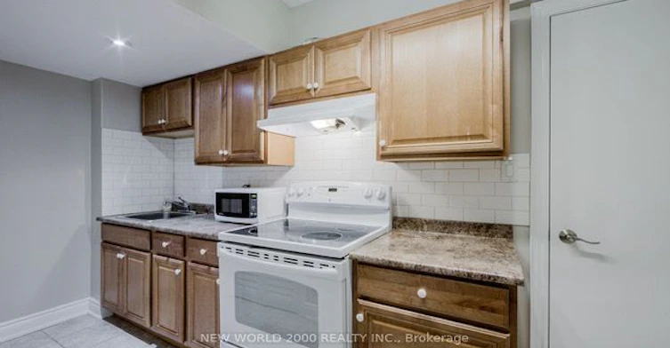 27 Lavender Road, Toronto, ON, M6N 2B6 - 7