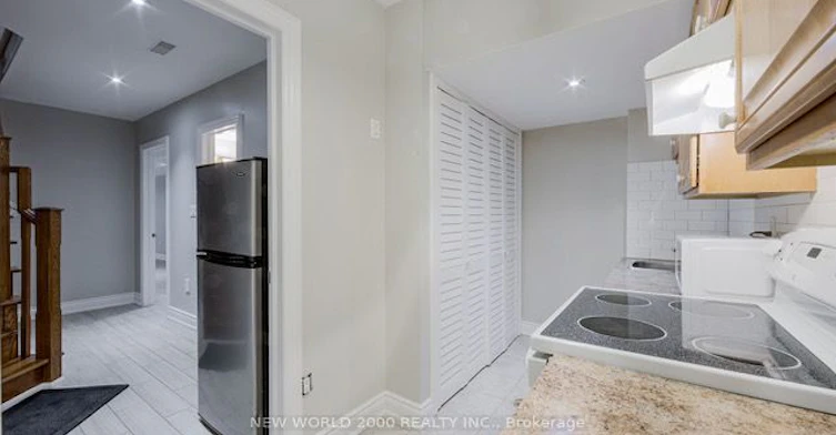 27 Lavender Road, Toronto, ON, M6N 2B6 - 3