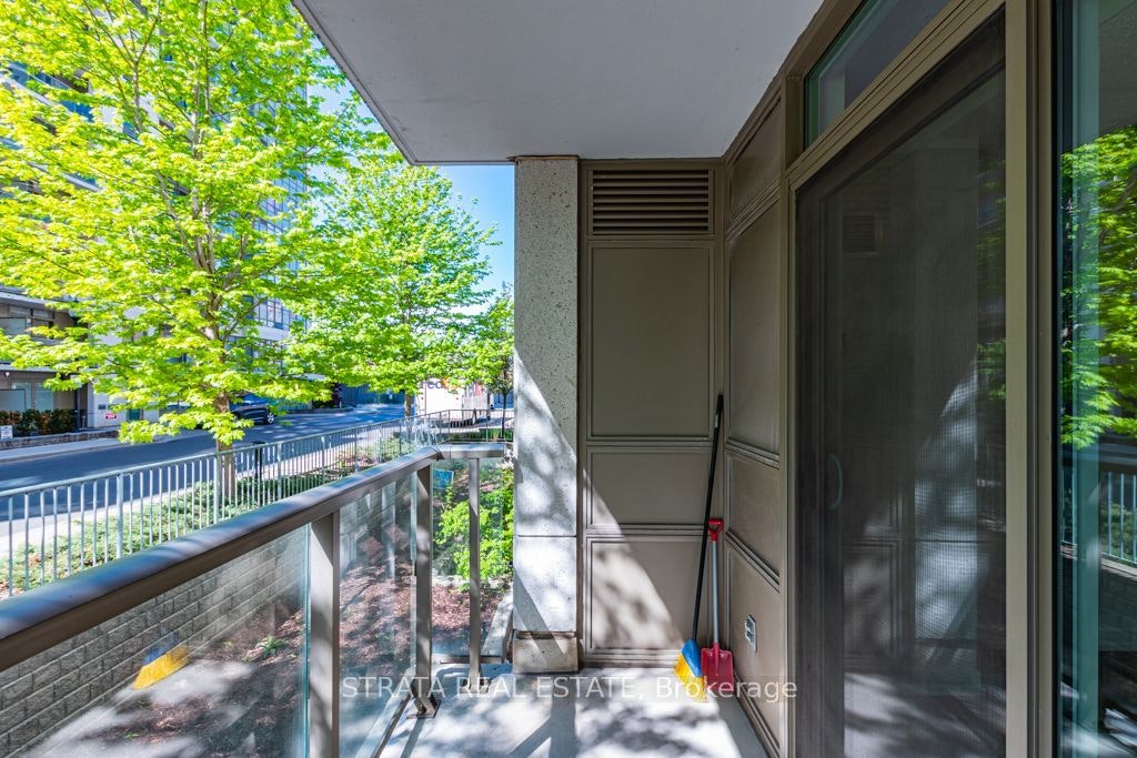 111-816 Lansdowne Avenue, Toronto, ON, M6H 4K6 - 8