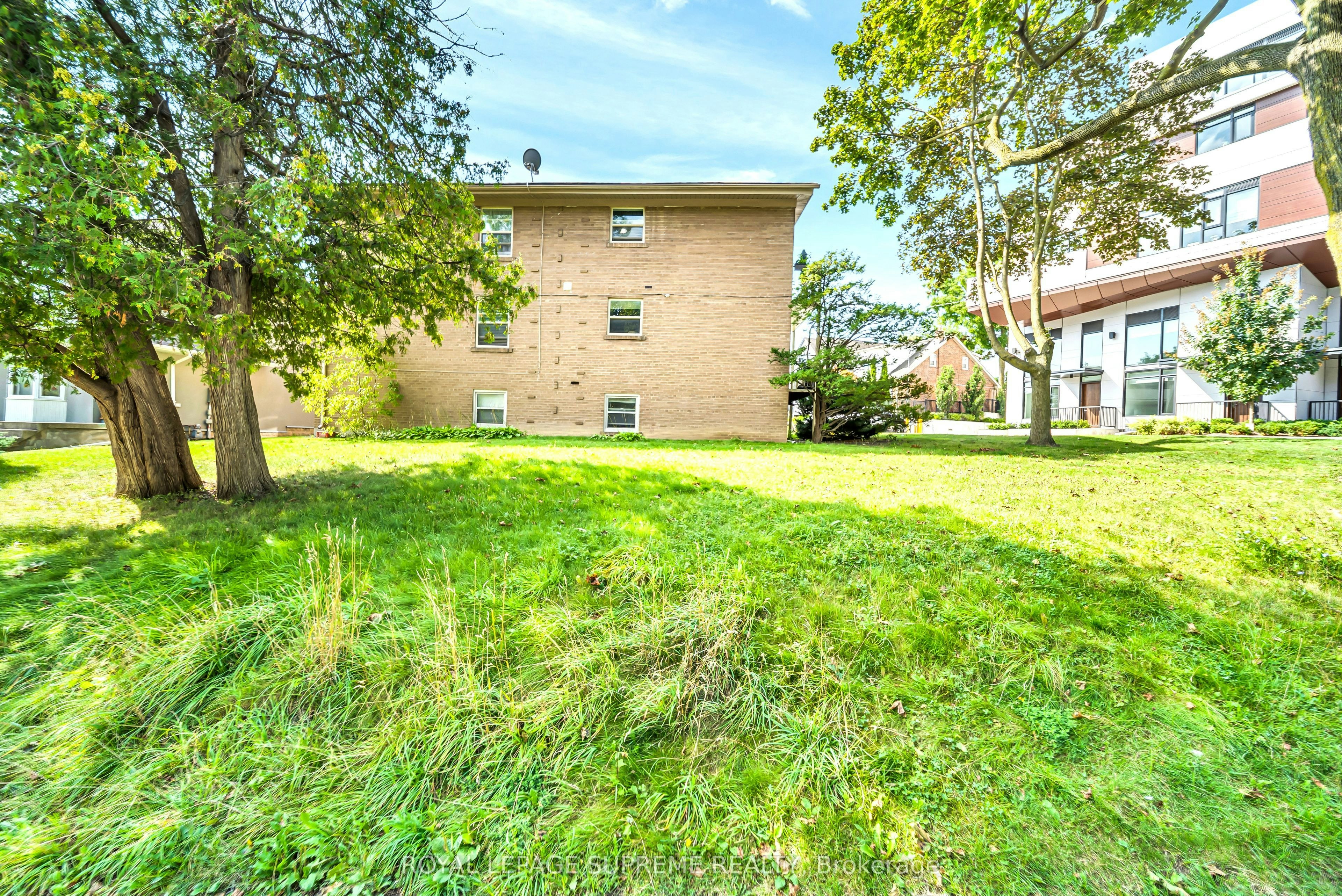 4-135 Kingsway Crescent, Toronto, ON, M8X 2S3 - 5