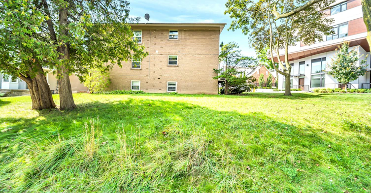 4-135 Kingsway Crescent, Toronto, ON, M8X 2S3 - 5
