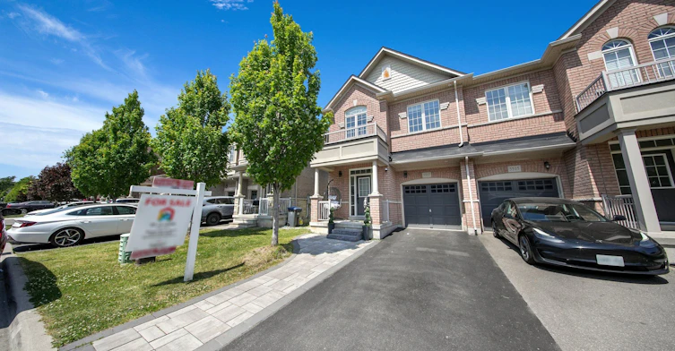 5517 Meadowcrest Avenue, Mississauga, ON, L5M 0N1