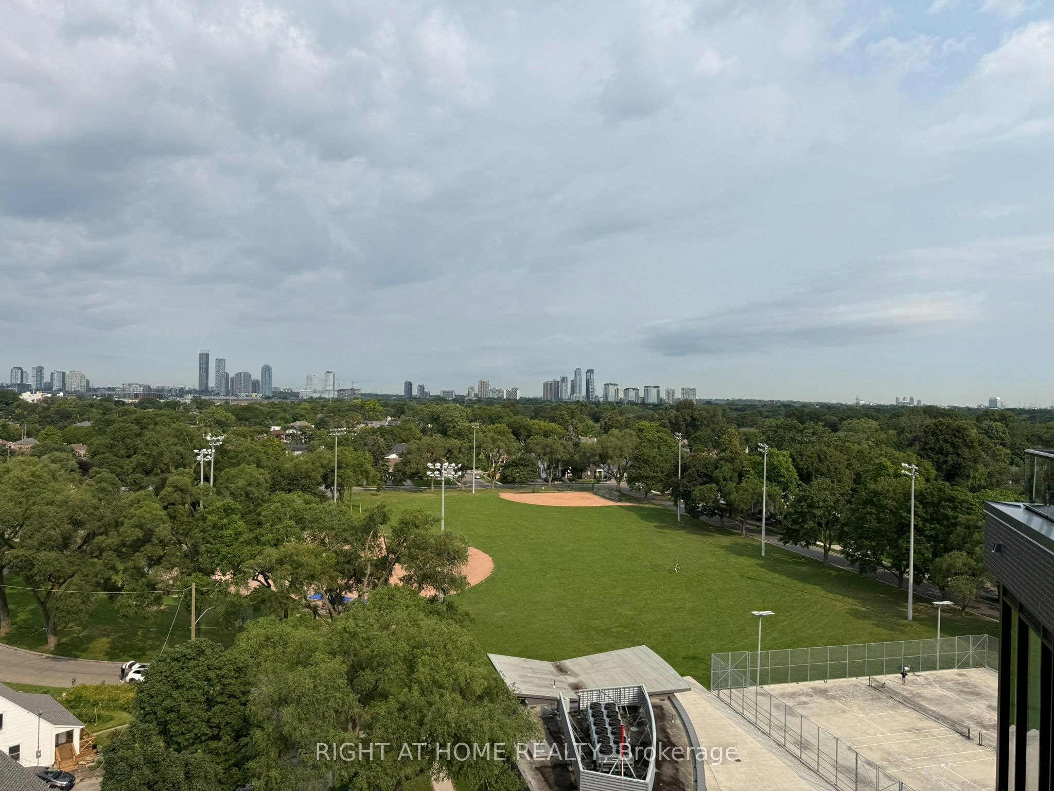 817-7 Smith Crescent, Toronto, ON, M8Z 0G3 - 27