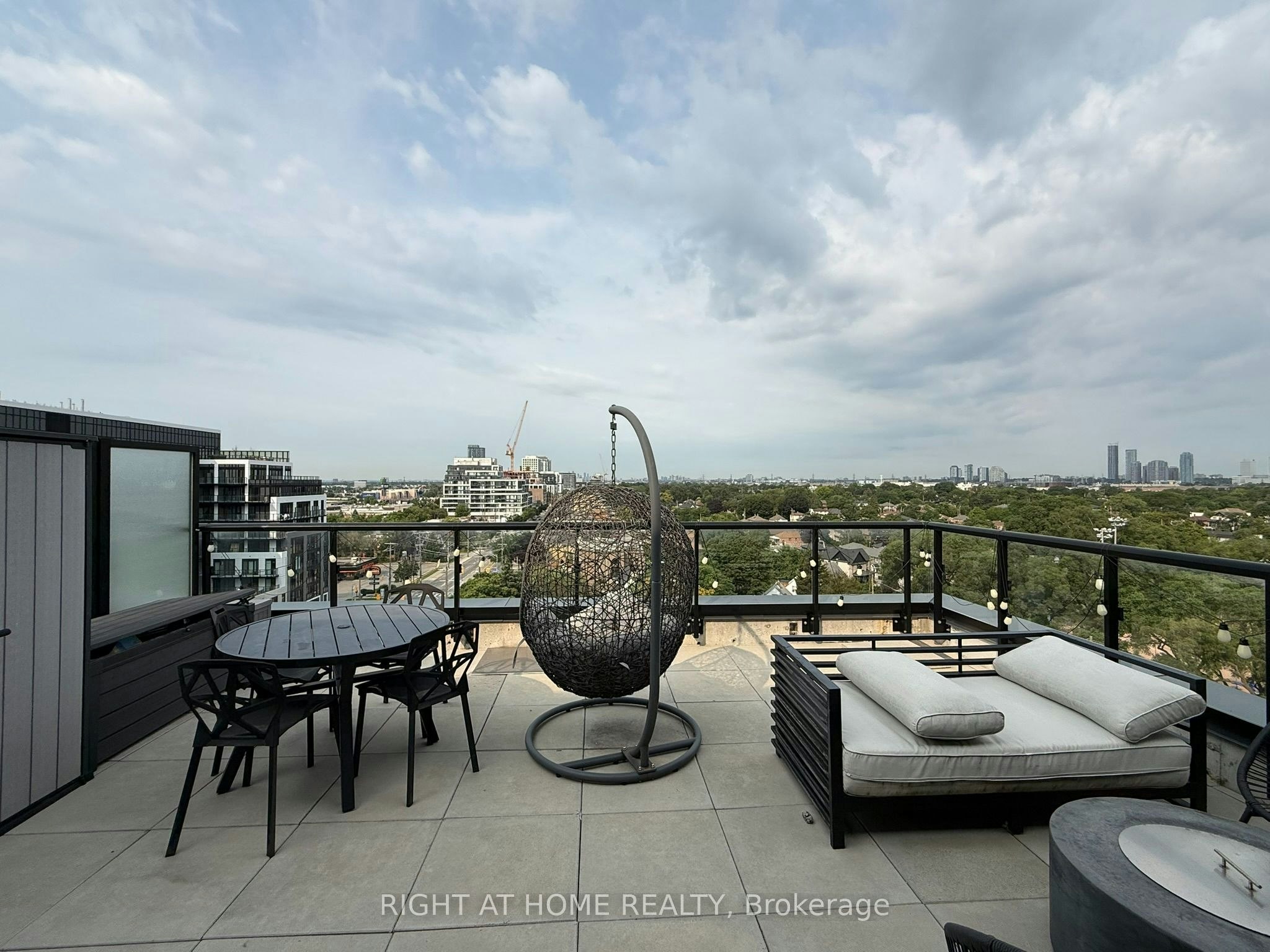 817-7 Smith Crescent, Toronto, ON, M8Z 0G3 - 23