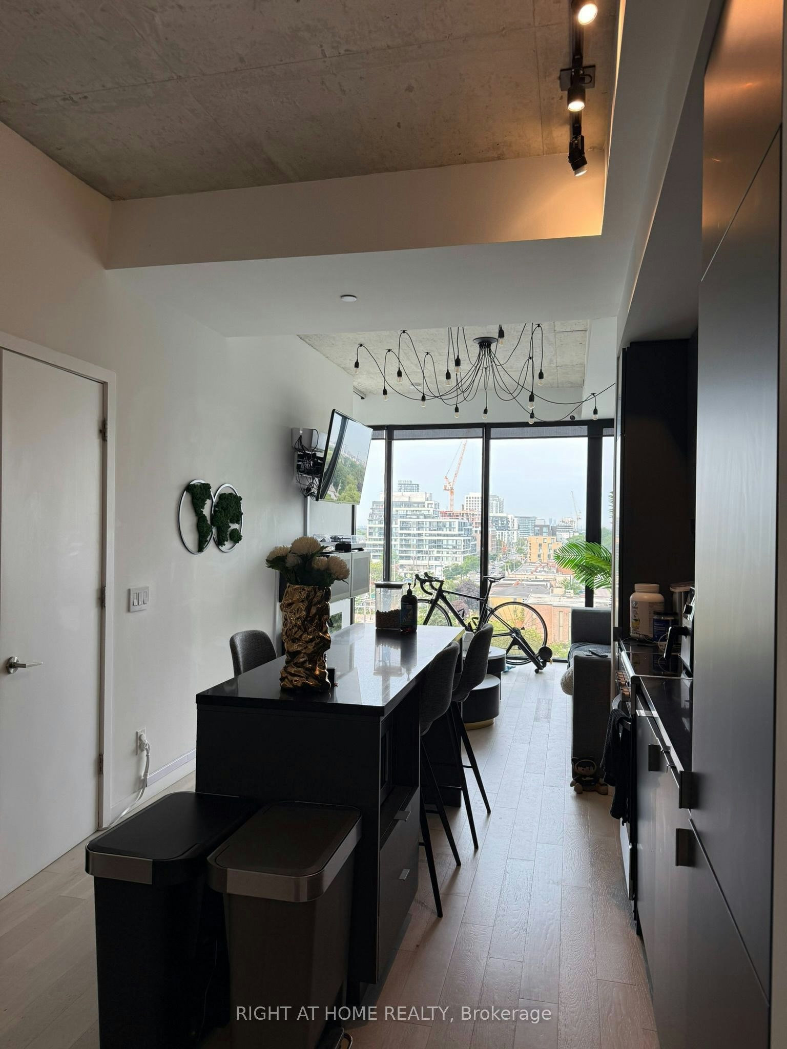 817-7 Smith Crescent, Toronto, ON, M8Z 0G3 - 12