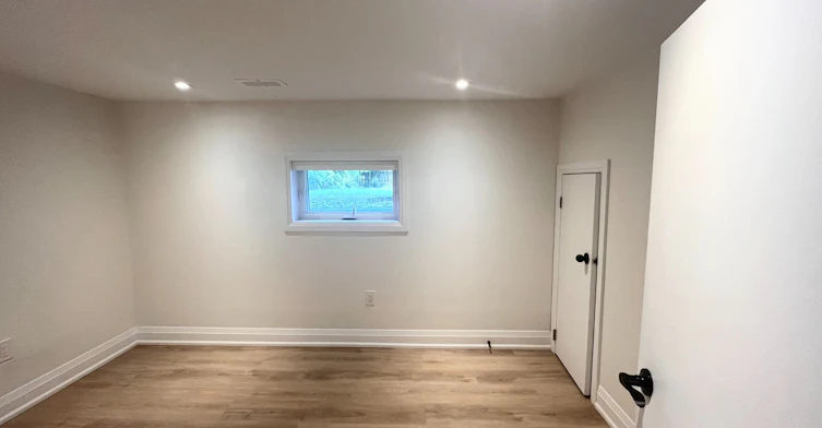 Basement Unit 2-64 Twenty Third Street, Toronto, ON, M8V 3N1 - 9