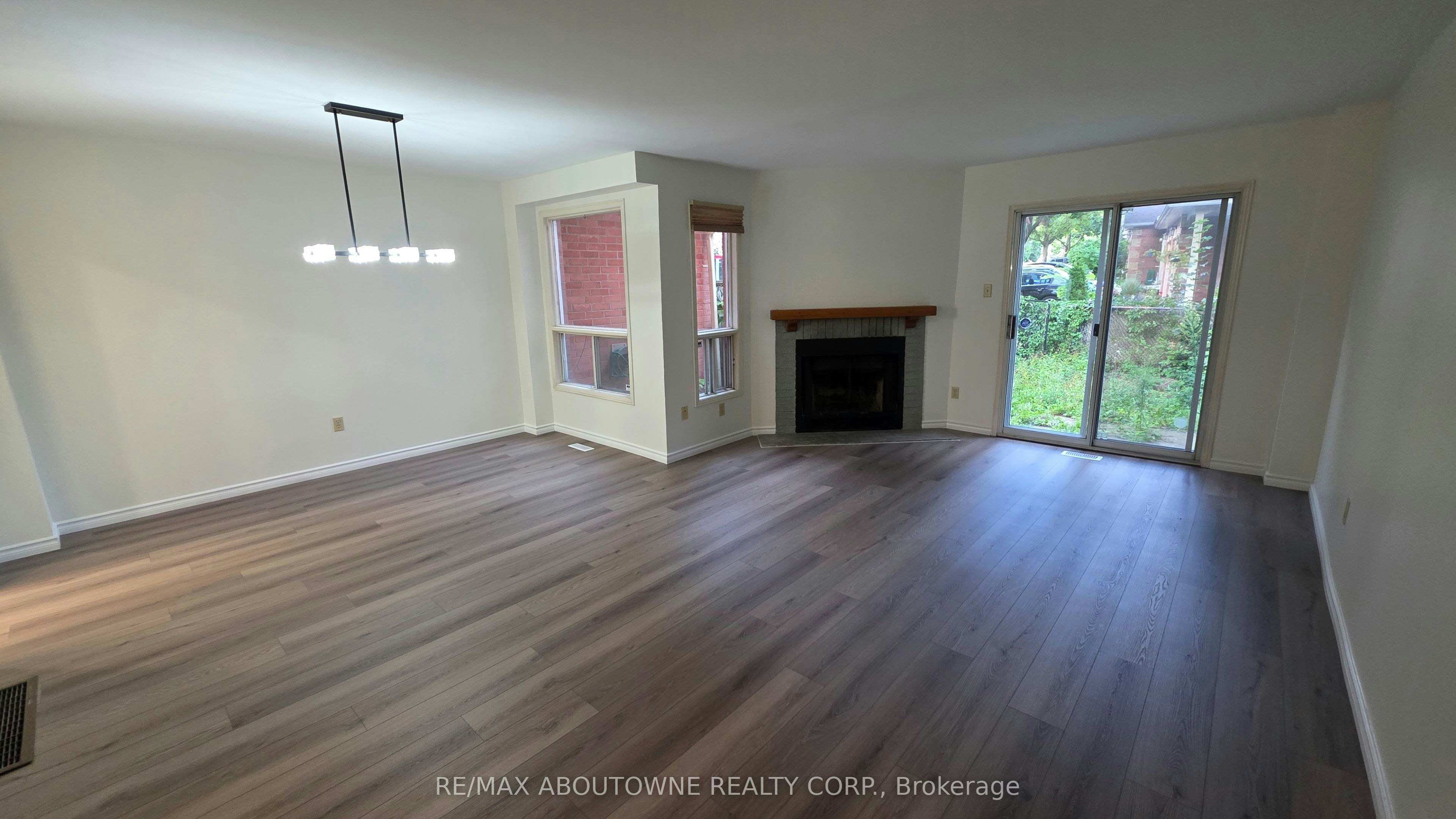 1329 Montclair Drive, Oakville, ON, L6H 1Z3 - 7