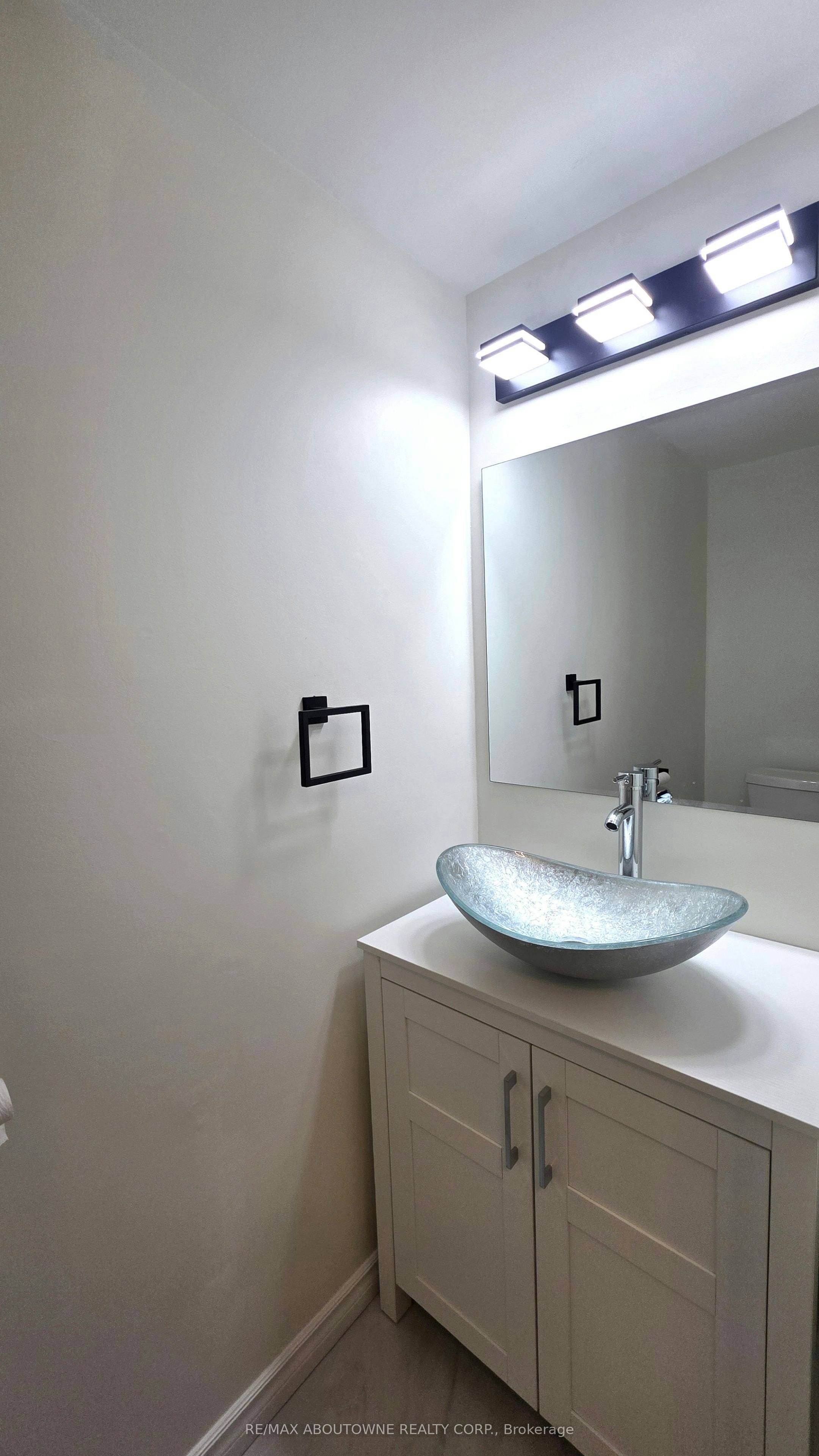 1329 Montclair Drive, Oakville, ON, L6H 1Z3 - 8