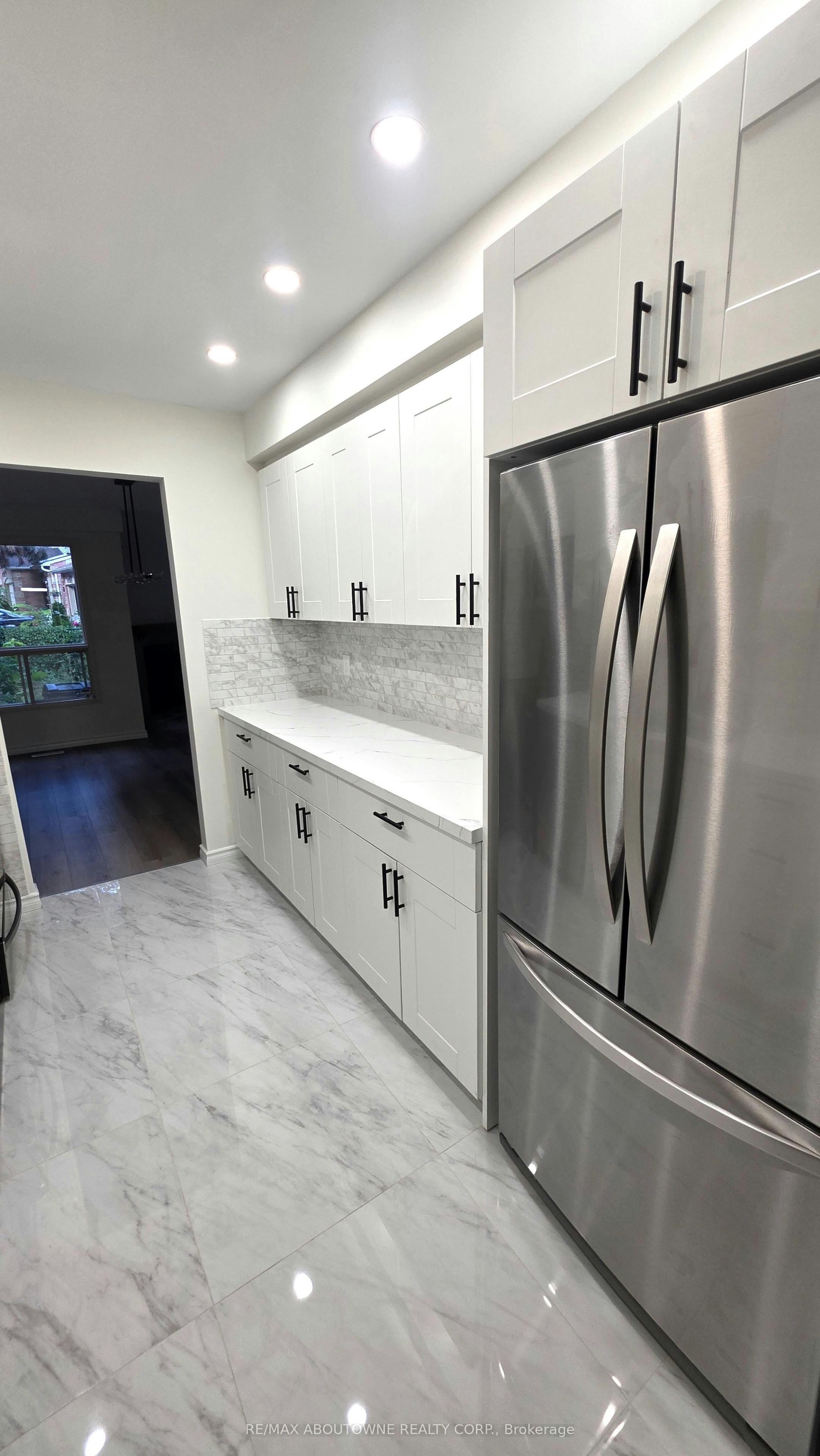 1329 Montclair Drive, Oakville, ON, L6H 1Z3 - 6