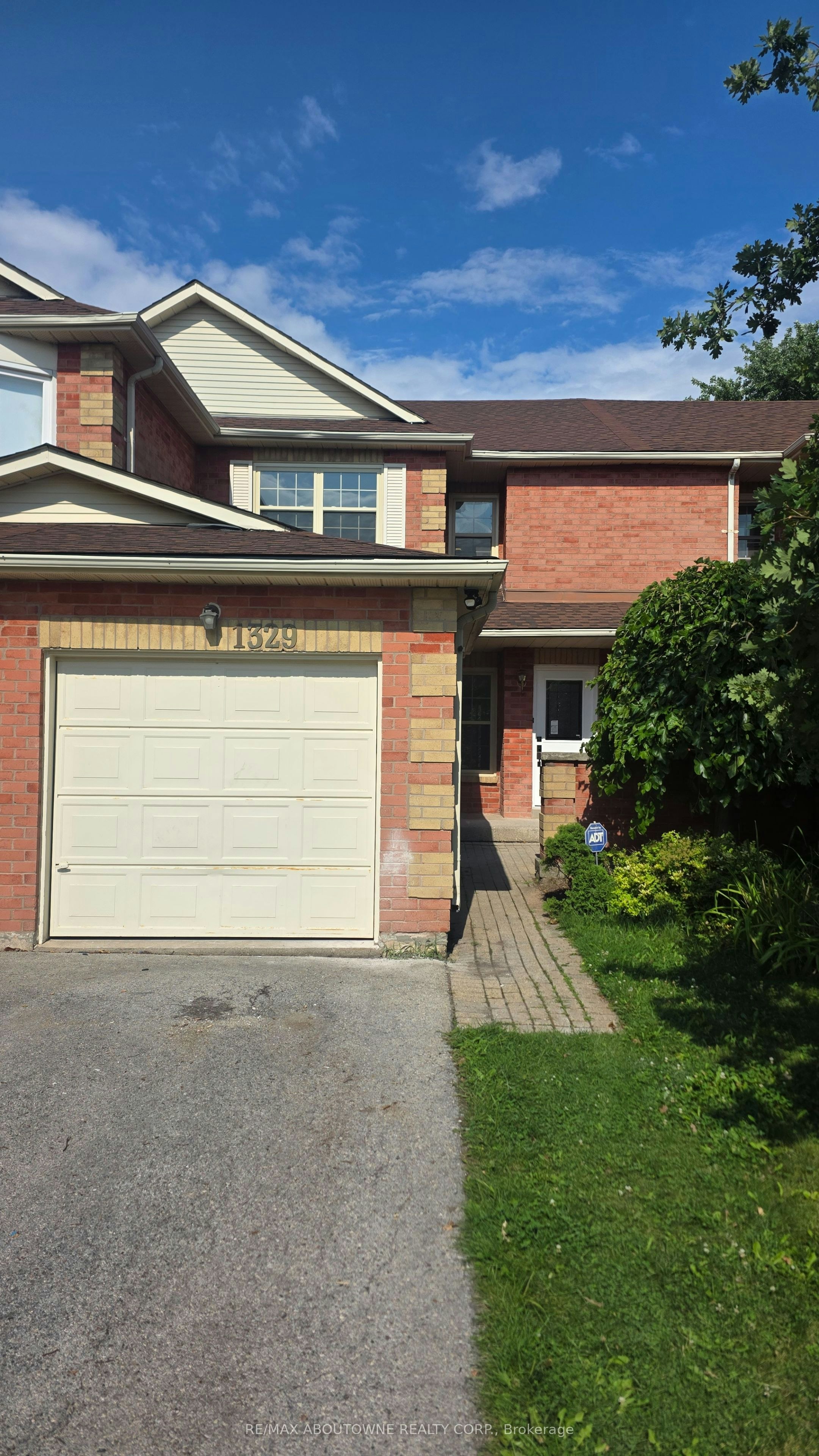 1329 Montclair Drive, Oakville, ON, L6H 1Z3