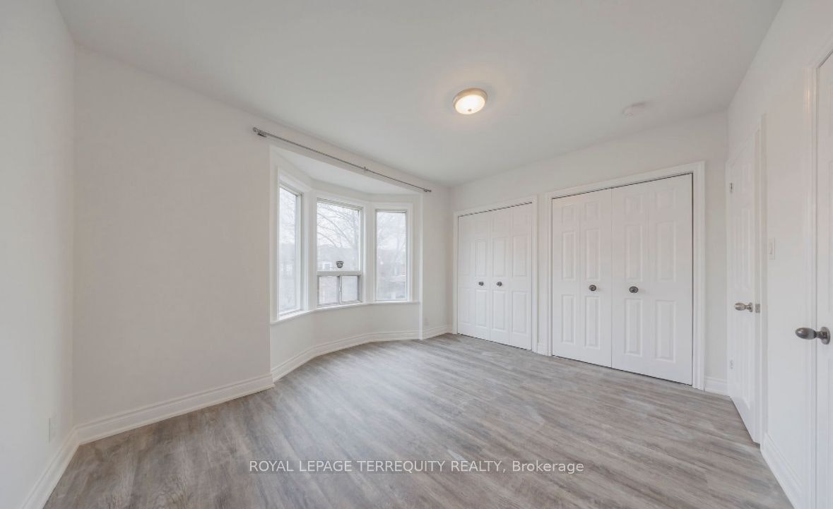 Upper-185 Laughton Avenue, Toronto, ON, M6N 2X6 - 2