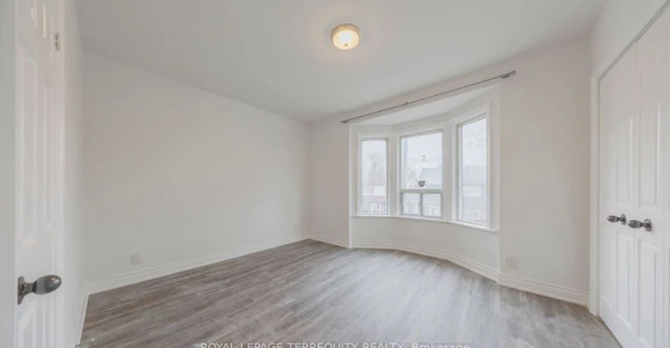Upper-185 Laughton Avenue, Toronto, ON, M6N 2X6 - 5