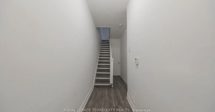Upper-185 Laughton Avenue, Toronto, ON, M6N 2X6 - 6