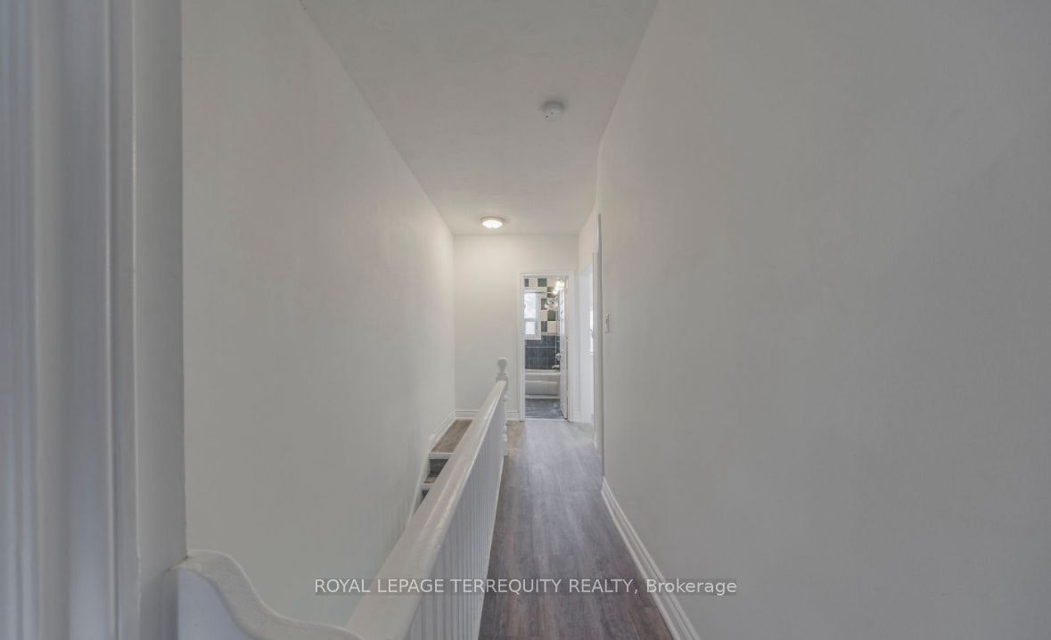 Upper-185 Laughton Avenue, Toronto, ON, M6N 2X6 - 7