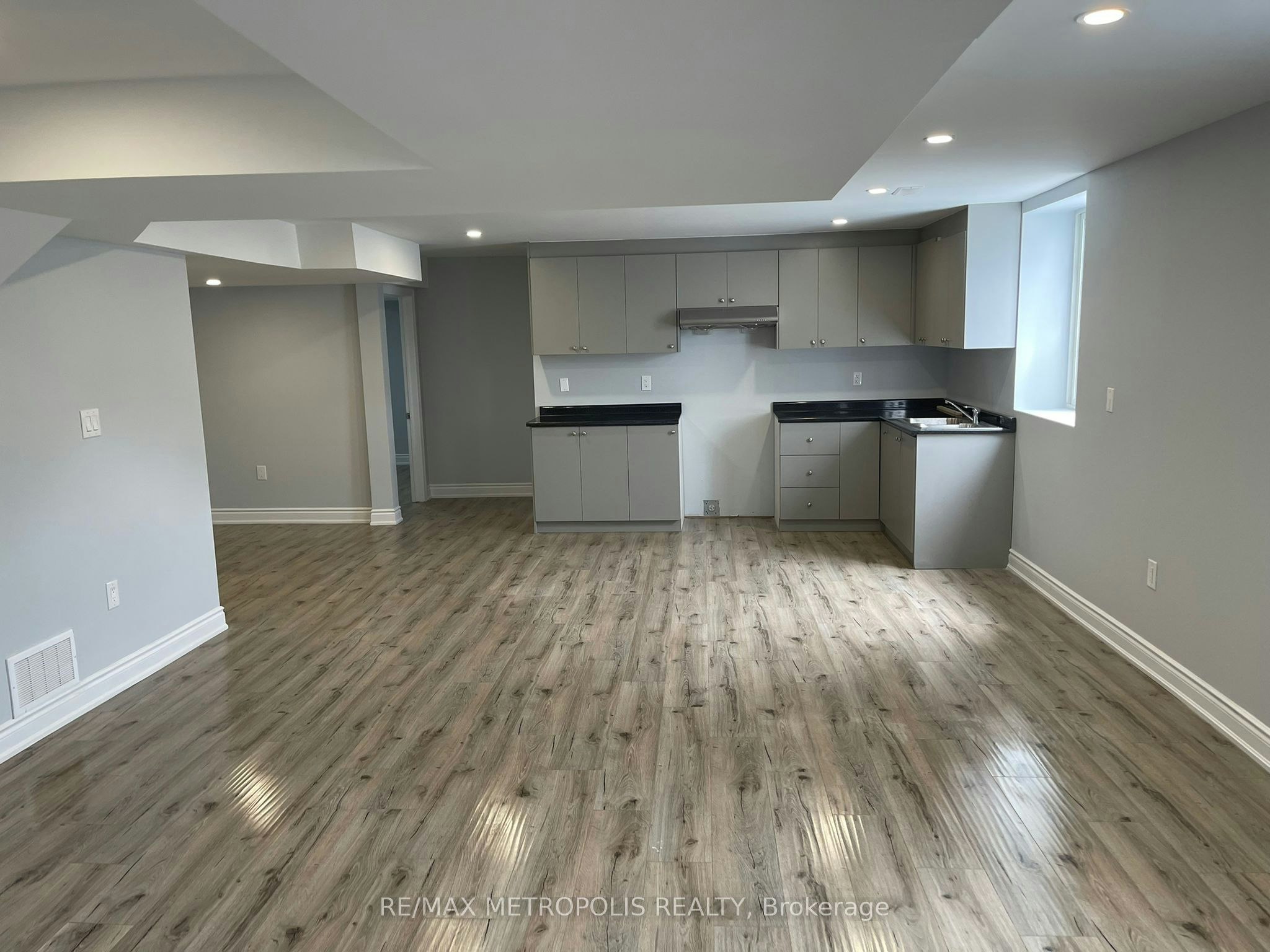 Bsmt-2 Summitgreen Crescent, Brampton, ON, L6R 0T3 - 9