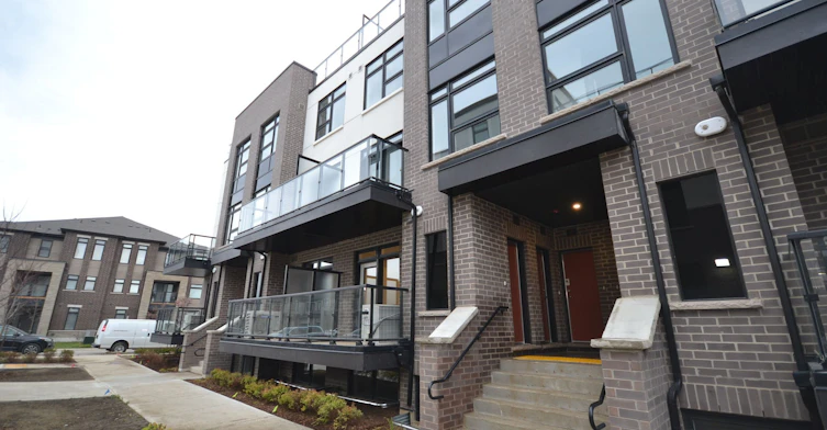 107-1573 Rose Way, Milton, ON, L9E 1N4