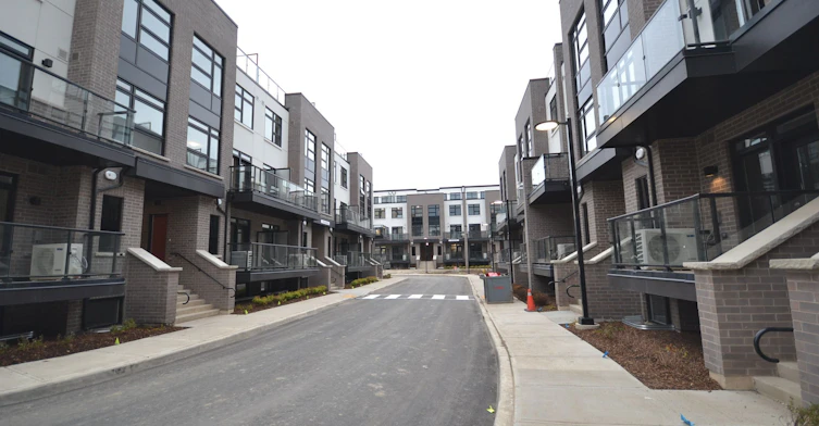 107-1573 Rose Way, Milton, ON, L9E 1N4 - 2